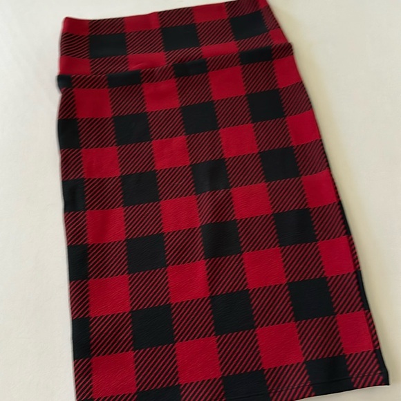 LulaRoe buffalo plaid Cassie skirt - Picture 1 of 4